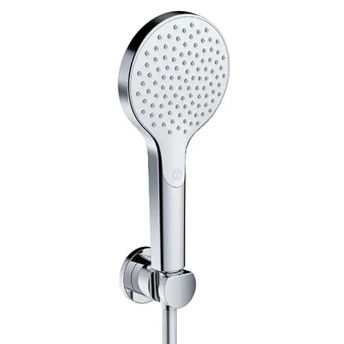 Helle, runde Brause mit glatter Oberfläche und Duschkopf mit Perforationen, montiert an einer Wandhalterung. Kludi-Design für eine funktionale Dusche.
